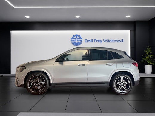 MERCEDES-BENZ GLA 200 Night Star AMG Line 1