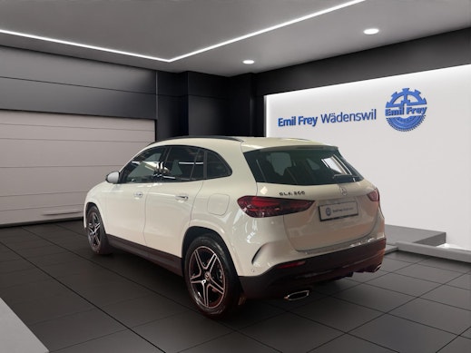 MERCEDES-BENZ GLA 200 Night Star AMG Line 2