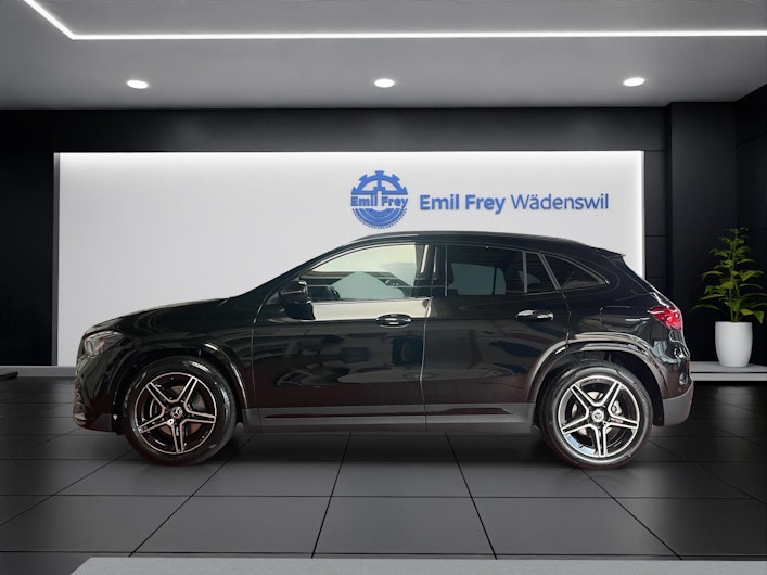 Vehicle image MERCEDES-BENZ GLA 200