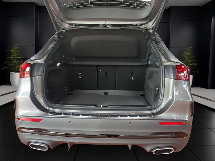 Vehicle image MERCEDES-BENZ GLA 200