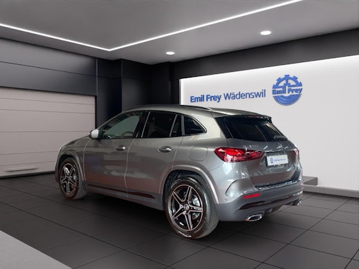 MERCEDES-BENZ GLA 200 Night Star AMG Line 3