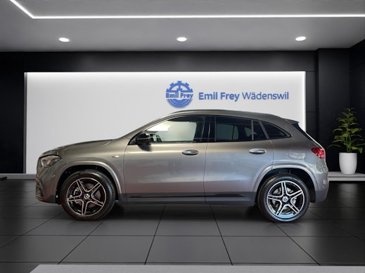 MERCEDES-BENZ GLA 250 e EQ Star AMG Line 3