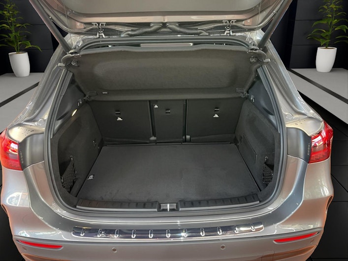 Vehicle image MERCEDES-BENZ GLA 250