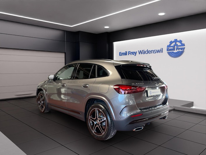 Vehicle image MERCEDES-BENZ GLA 250