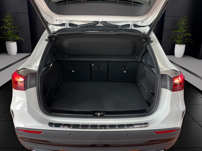 Vehicle image MERCEDES-BENZ GLA 250