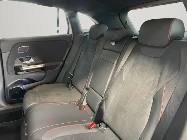 Mercedes-Benz GLA 250 4MATIC Swiss Star AMG Line