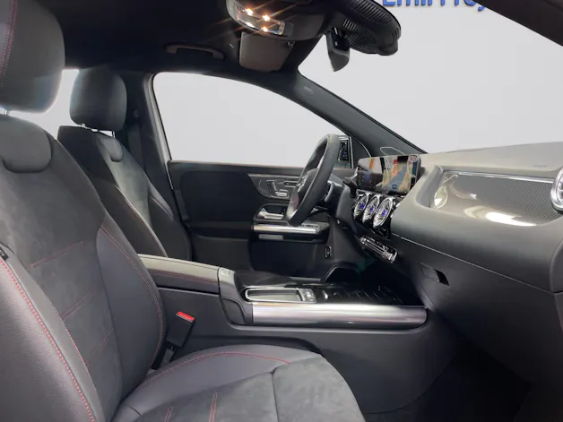 Mercedes-Benz GLA 250 4MATIC Swiss Star AMG Line