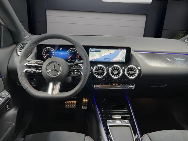 Mercedes-Benz GLA 250 4MATIC Swiss Star AMG Line