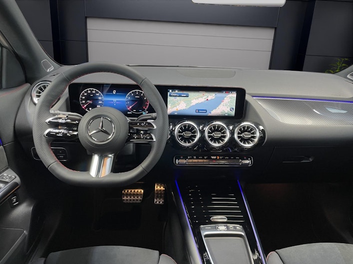 Vehicle image MERCEDES-BENZ GLA 250
