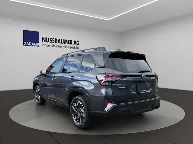 Subaru Forester Station 2.0i e-Boxer Swiss Plus