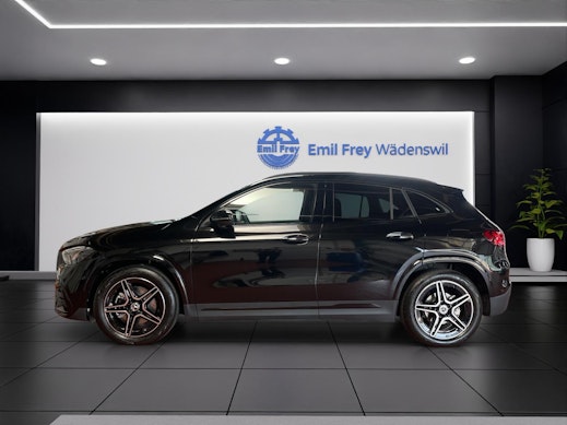 MERCEDES-BENZ GLA 200 Night Star AMG Line 3