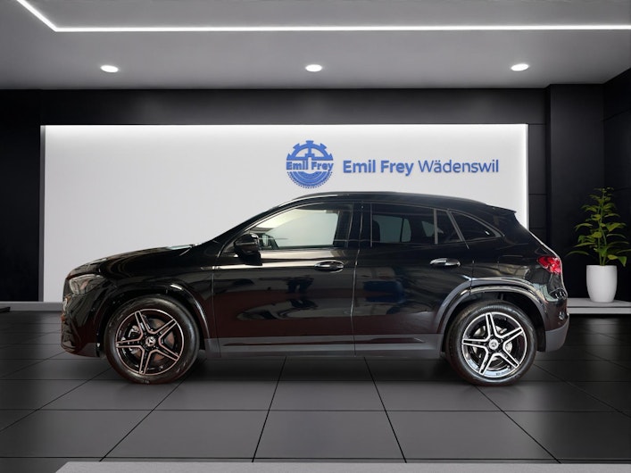 Vehicle image MERCEDES-BENZ GLA 200