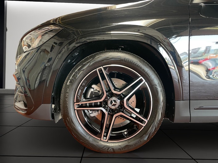 Vehicle image MERCEDES-BENZ GLA 200