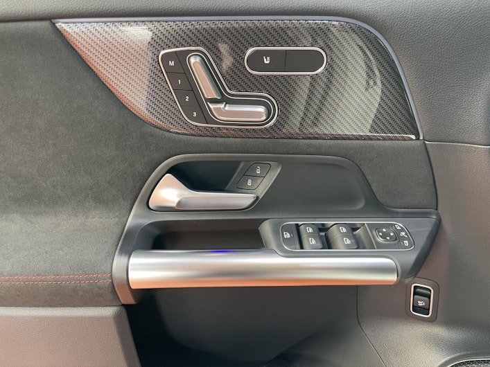 immagine del veicolo MERCEDES-BENZ GLA 200