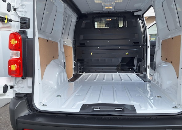 Vehicle image 6 Vehicle image 6