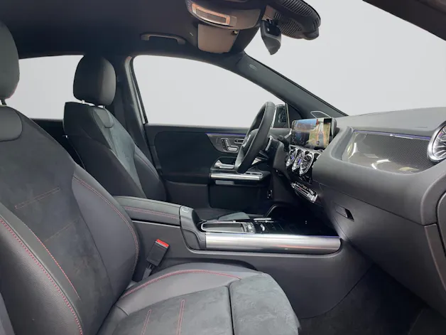 Mercedes-Benz GLA 250 4MATIC Swiss Star AMG Line