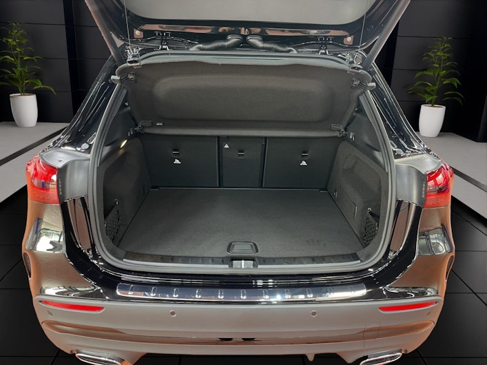 Vehicle image MERCEDES-BENZ GLA 250