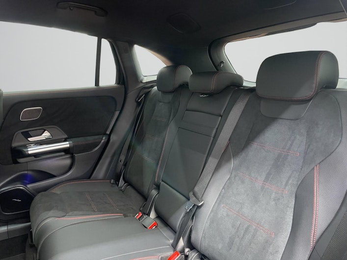 Vehicle image MERCEDES-BENZ GLA 250