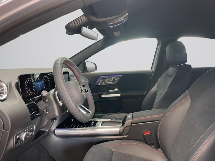 Vehicle image MERCEDES-BENZ GLA 250