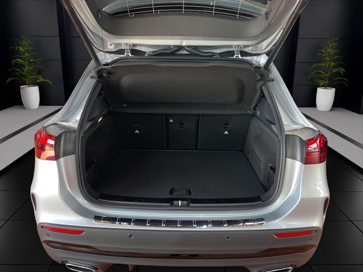 Vehicle image MERCEDES-BENZ GLA 250