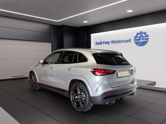 Vehicle image MERCEDES-BENZ GLA 250