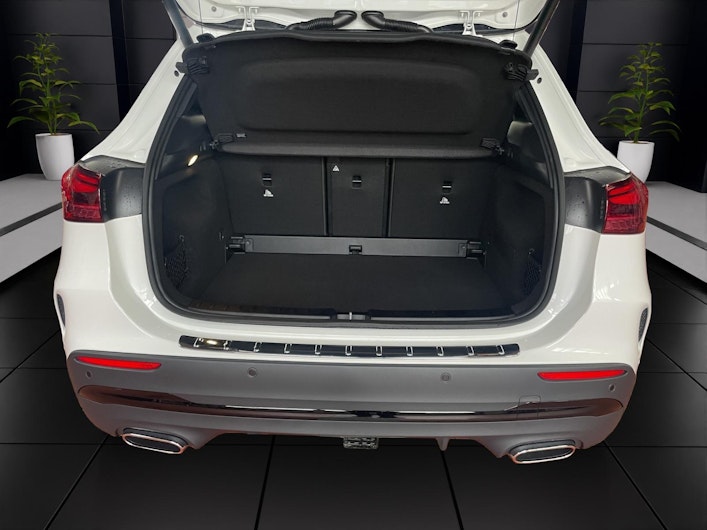 Vehicle image MERCEDES-BENZ GLA 250