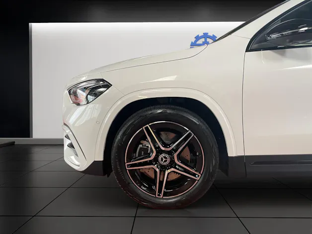 Mercedes-Benz GLA 250 4MATIC Swiss Star AMG Line