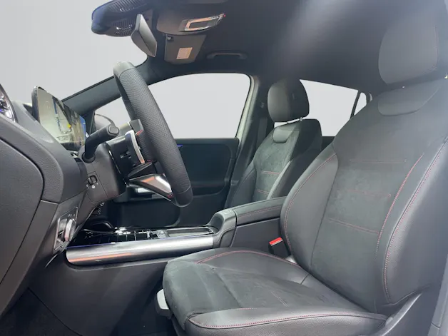 Mercedes-Benz GLA 250 4MATIC Swiss Star AMG Line
