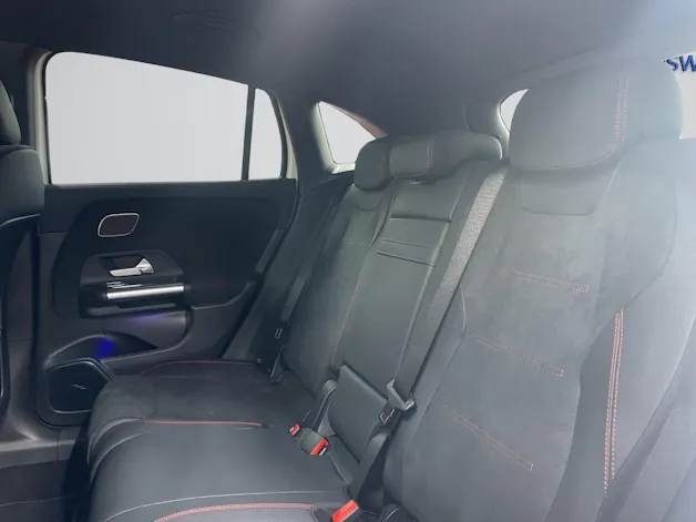 Mercedes-Benz GLA 250 4MATIC Swiss Star AMG Line
