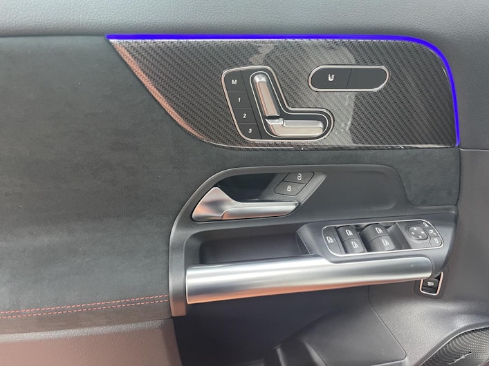 Vehicle image MERCEDES-BENZ GLA 250