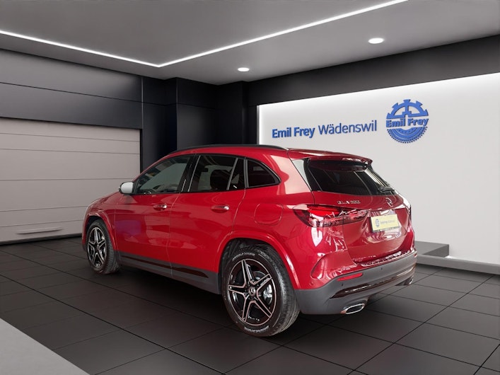 Vehicle image MERCEDES-BENZ GLA 200