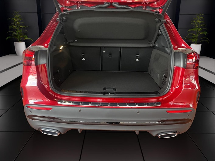 Vehicle image MERCEDES-BENZ GLA 200