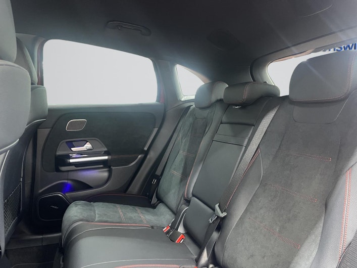 Vehicle image MERCEDES-BENZ GLA 200