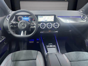 Fahrzeugbild MERCEDES-BENZ GLA 200 Night Star AMG Line