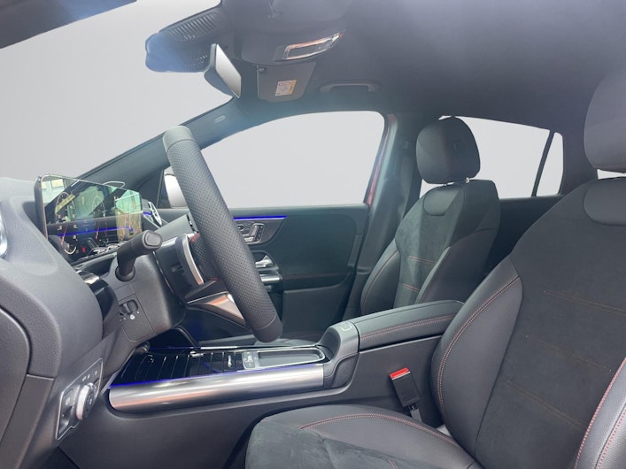 Vehicle image MERCEDES-BENZ GLA 200