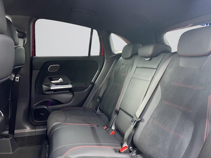 Vehicle image MERCEDES-BENZ GLA 200