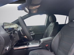 Fahrzeugbild MERCEDES-BENZ GLA 200 Night Star AMG Line