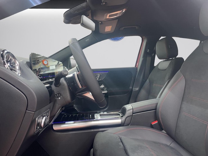 Vehicle image MERCEDES-BENZ GLA 250