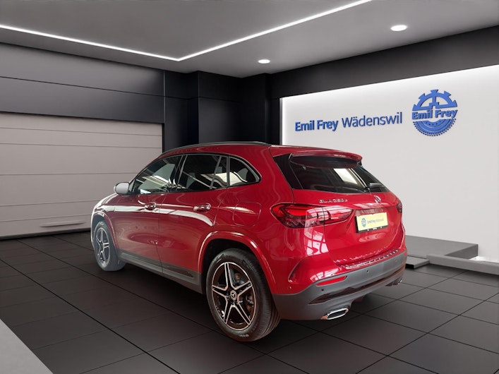 Vehicle image MERCEDES-BENZ GLA 250