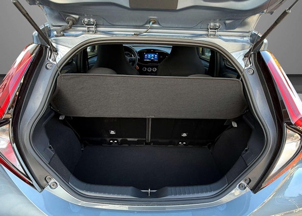 Vehicle image 5 Vehicle image 5