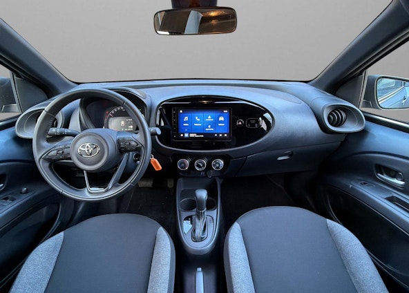 Vehicle image 6 Vehicle image 6