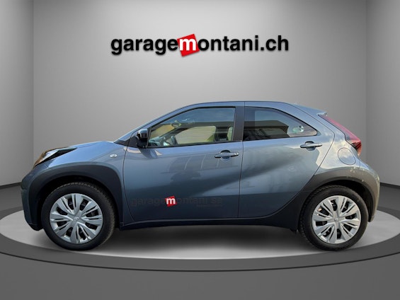 Vehicle image 4 Vehicle image 4