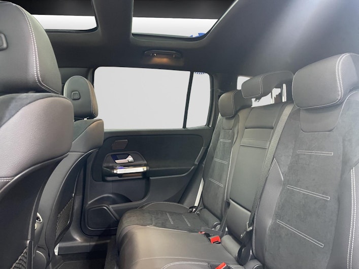 Vehicle image MERCEDES-BENZ GLB 220