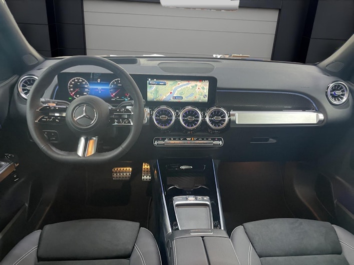 Vehicle image MERCEDES-BENZ GLB 220