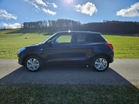 First vehicle image