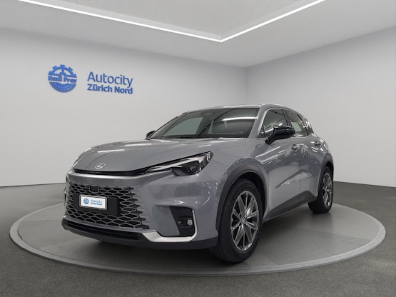 First vehicle image