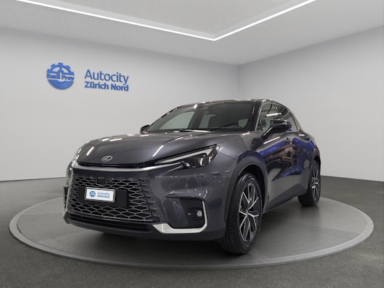 First vehicle image