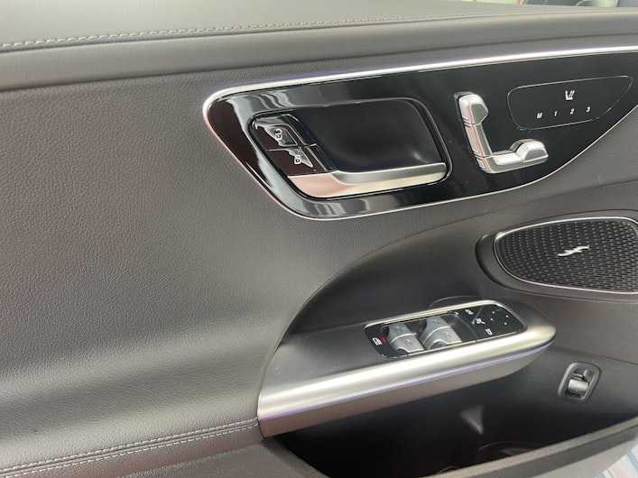 Vehicle image MERCEDES-BENZ C 220