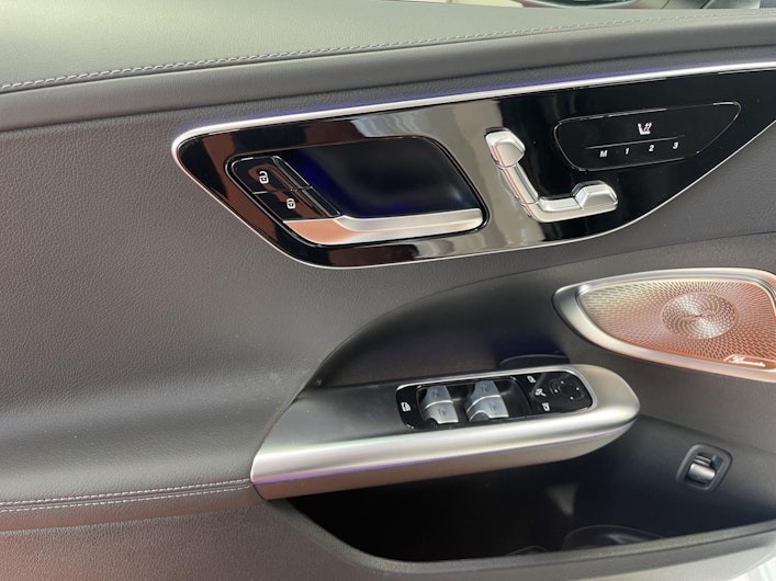 Vehicle image MERCEDES-BENZ C 220