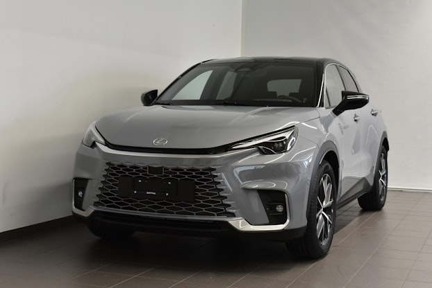 First vehicle image